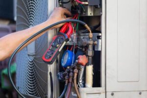 air-conditioning-repair-man-hands-checking-and-fixing-modern-air-conditioning-system-technician-team-checking-leakage-air-conditioning-system-photo